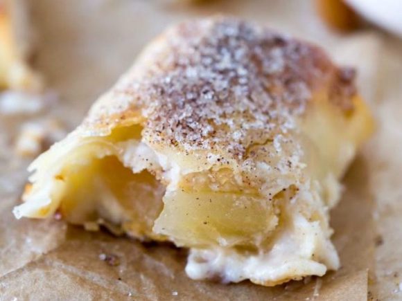 Apple Cheesecake Egg Rolls