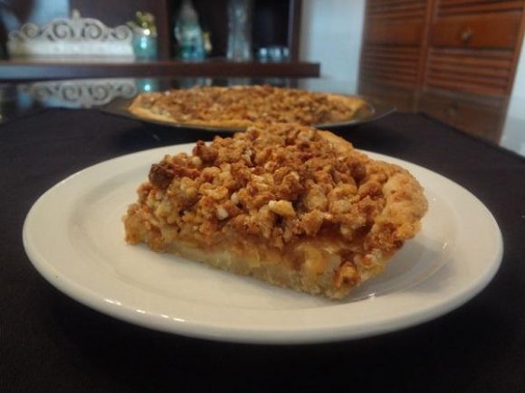 Apple Pie with Crunchy Crumble