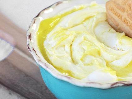 Lemon Pie Cheesecake Dip