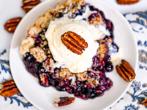 Pecan Blueberry Crumble Pie